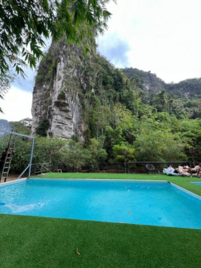 Mountain View Party Hostel